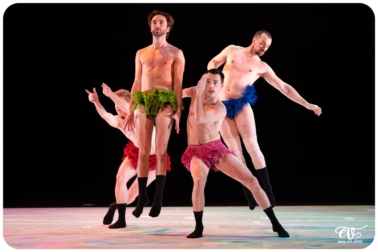 A4 (COMME LA FEUILLE) CIE CHICOS MAMBO